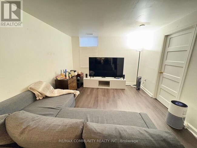 Building Photo - 693 Hawley St