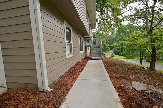 Building Photo - 4771 Ridgewood Ct NW