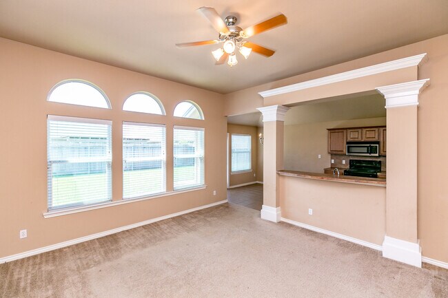 Building Photo - 3809 Los Arroyos Dr