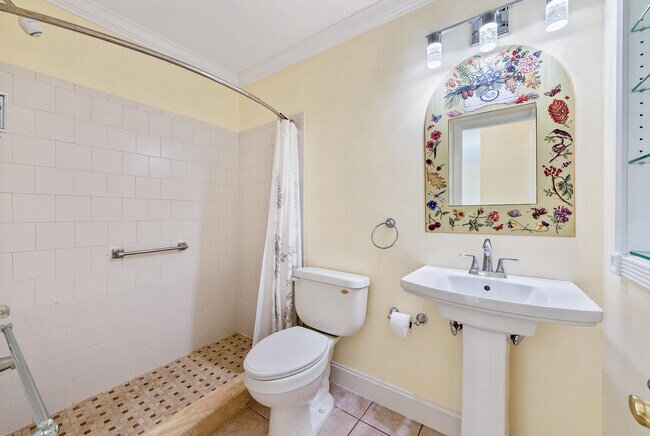 Foto del edificio - 119 Oakwood Dr