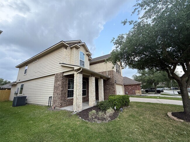 Building Photo - 30515 Woodson Trace Dr