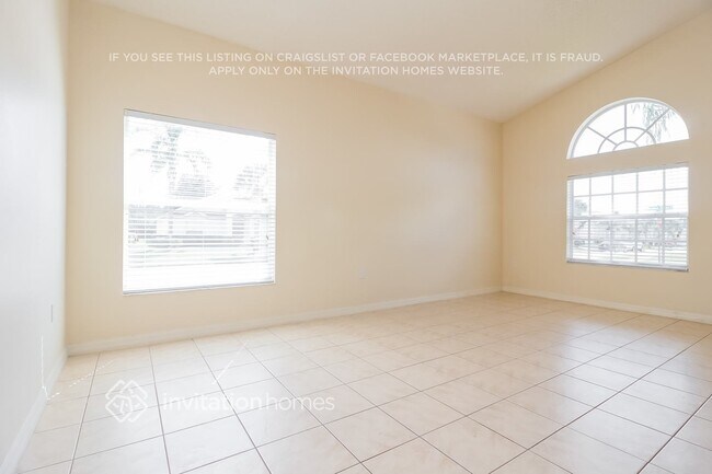 Foto del edificio - 16725 Rolling Green Dr