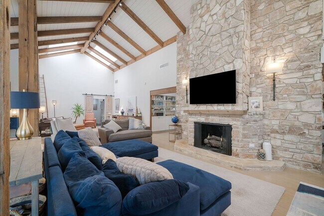 Foto del edificio - 4 Bedroom/4 Bath Northwood Subdivision