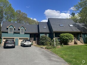 Building Photo - 15 Lorin Dr
