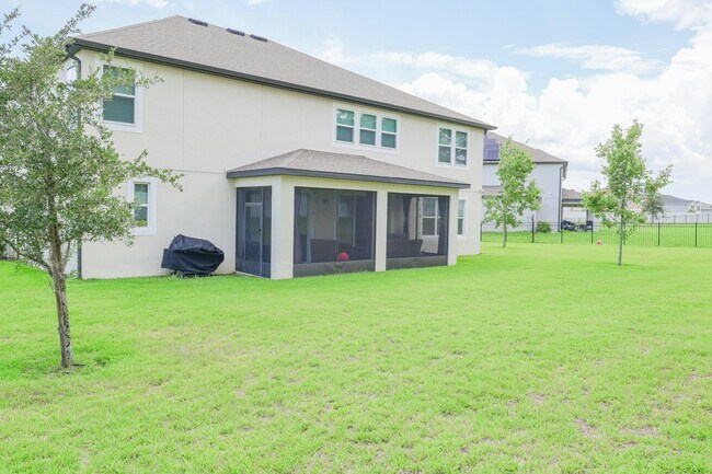 Building Photo - 9841 Cabernet Ave