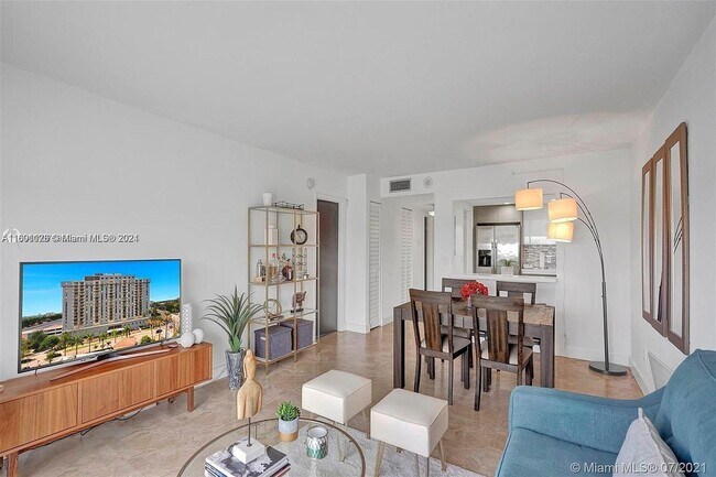 Foto del edificio - 13499 Biscayne Blvd