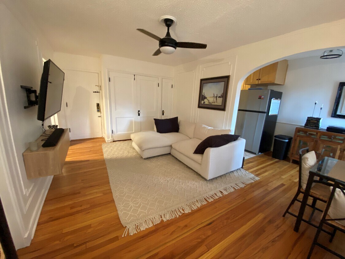 Foto principal - 1365 N Corona St