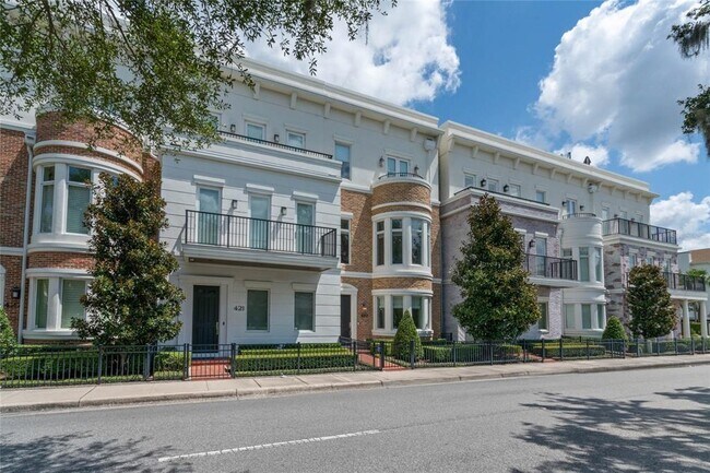 Foto del edificio - 419 W Morse Blvd