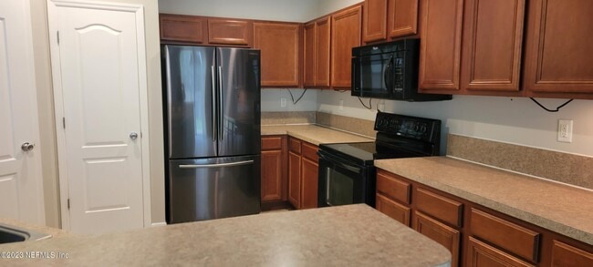 Building Photo - 11751 Silver Hill Dr