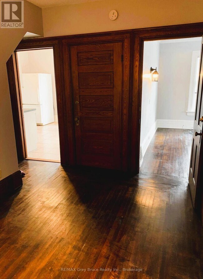 Photo du bâtiment - 235 10th St W