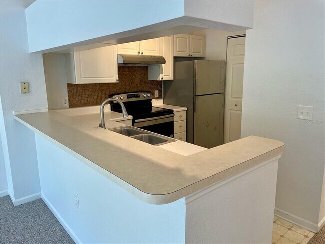 Foto del edificio - 723 Arbor Lakes Cir