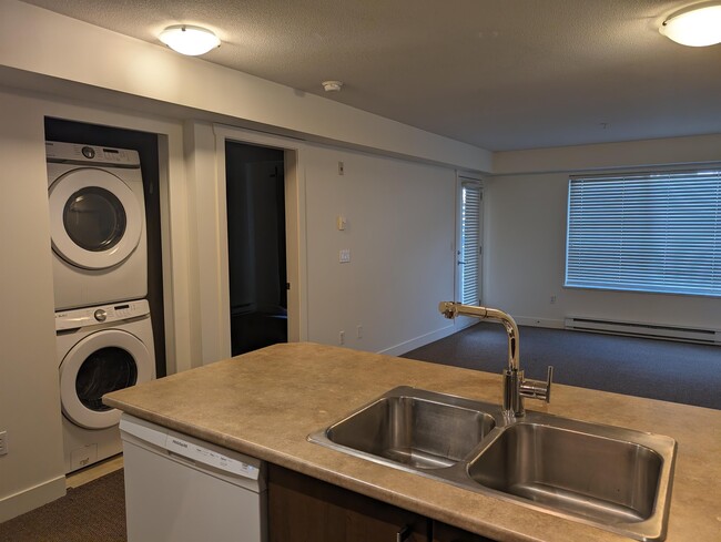 Building Photo - 45561 Yale Rd