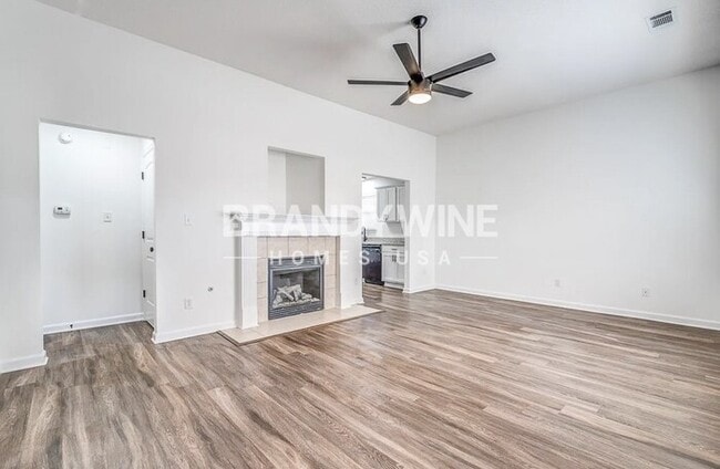 Building Photo - 10242 Evening Hill Dr