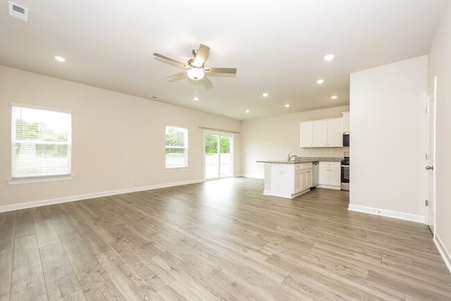 Building Photo - 3415 Quintana Dr