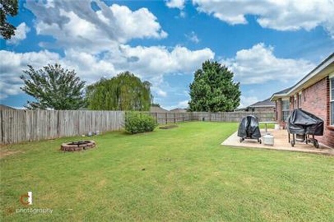 Foto del edificio - Cozy home close to Centerton Blvd
