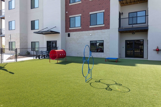 WEB_PROMENADE COMMONS_BARK PARK_2022-1 - Promenade Commons