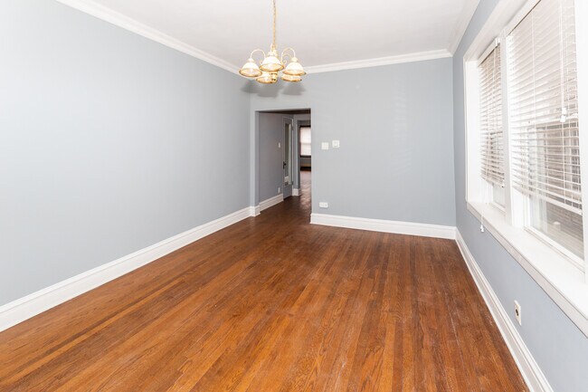 Foto del edificio - 4820 W Roscoe St