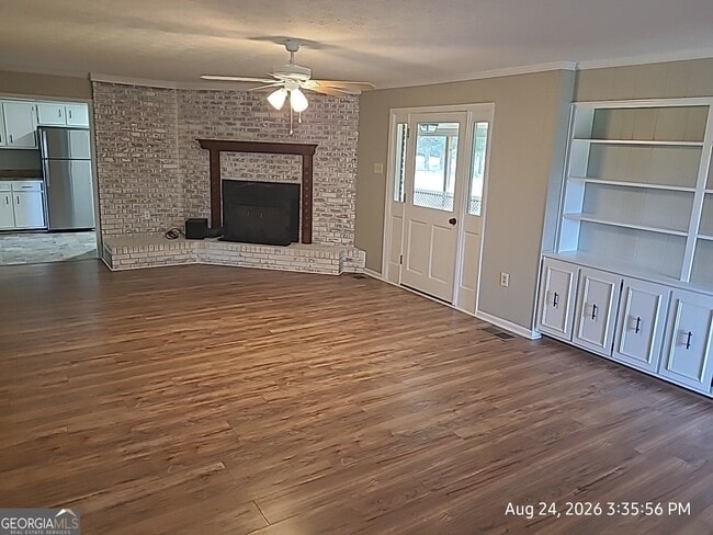 Building Photo - 563 Pinehill Rd
