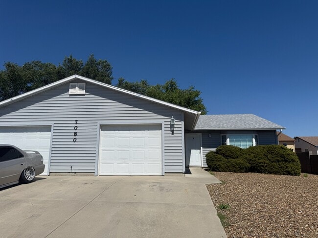 Building Photo - 7080 E Pueblo Ave