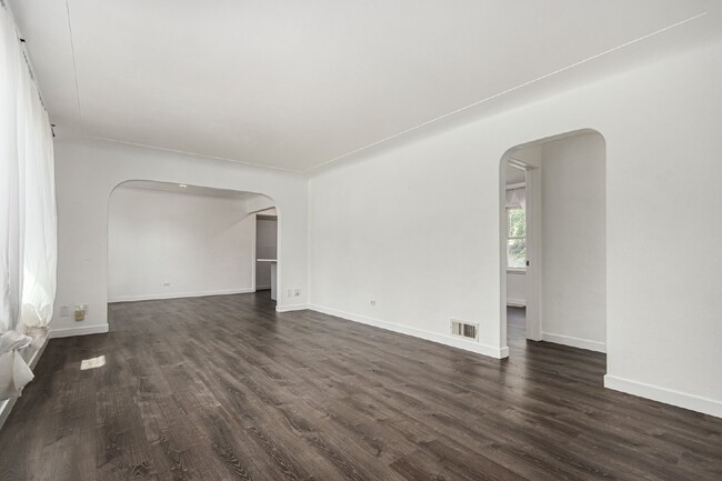 Foto del edificio - Lovely three bed / one bath home for rent