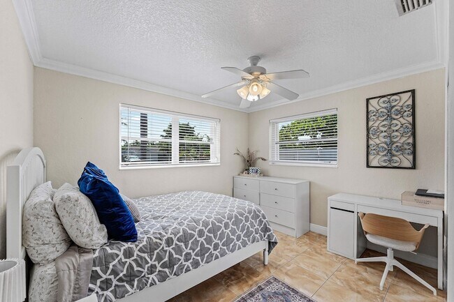 Foto del edificio - 4481 SW 37th Ave