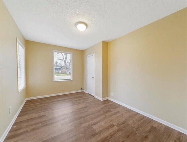 Building Photo - 314 Edgar St