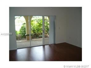 Foto del edificio - 2415 Centergate Dr