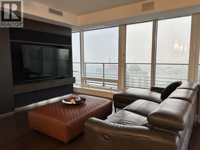 Building Photo - 1011 W Cordova St