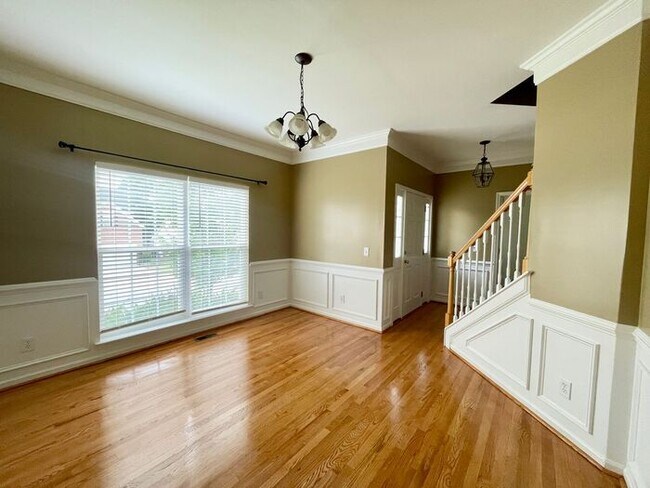 Foto del edificio - Northeast / Elgin- Offering Self Guided Tour with RENTLY!