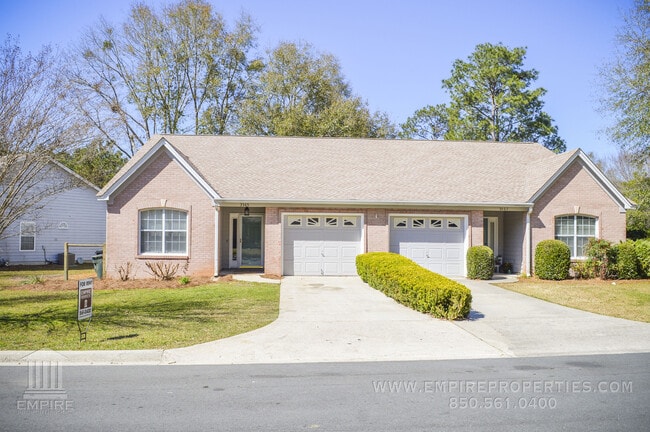 Spacious Brick Townhome in Killearn Estates - Spacious Brick Townhome in Killearn Estates