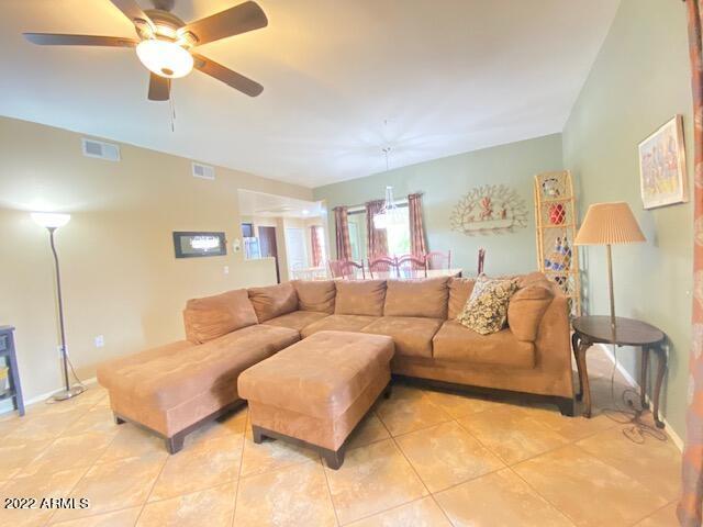 Foto del edificio - 15225 N 100th St