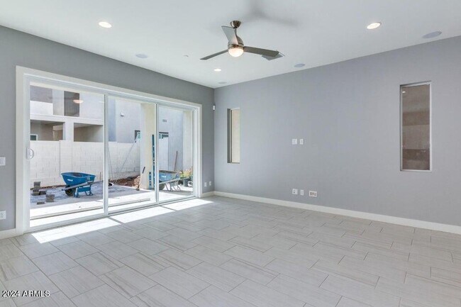 Building Photo - 6851 E Orion Dr