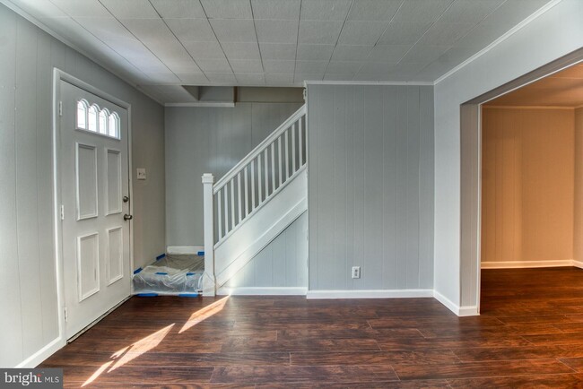 Building Photo - 6540 Parnell Ave