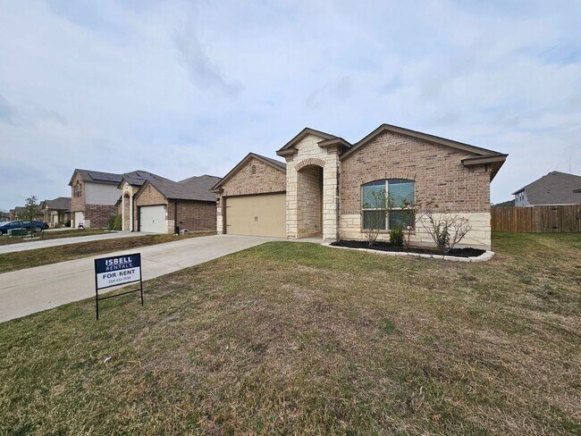 Building Photo - RENT REDUCTION & RENT SPECIAL - AVAILABLE NOW!