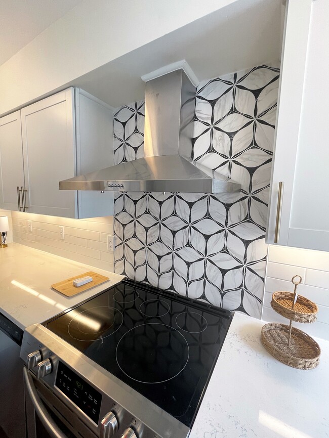 Range Hood - 337 W Bute St