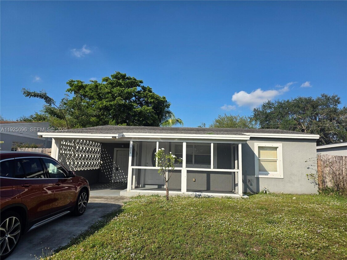 Primary Photo - 341 NW 55th St