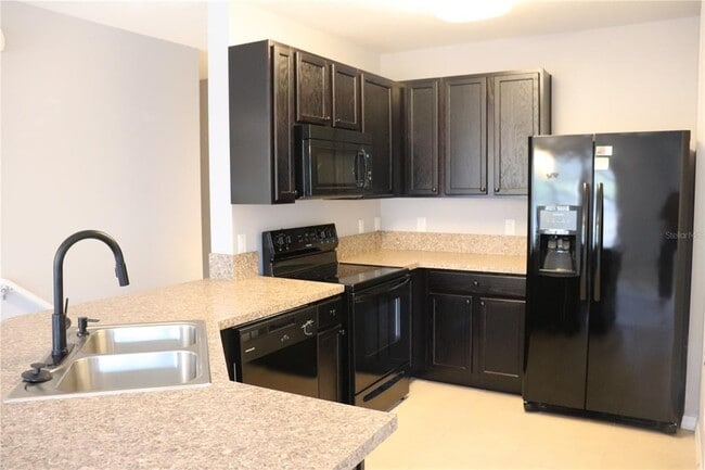 Foto del edificio - 3740 Seneca Club Loop