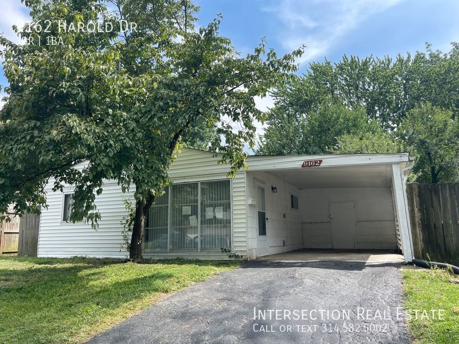 Primary Photo - Tastefully Renovated 3 Bedroom Slab Home i...