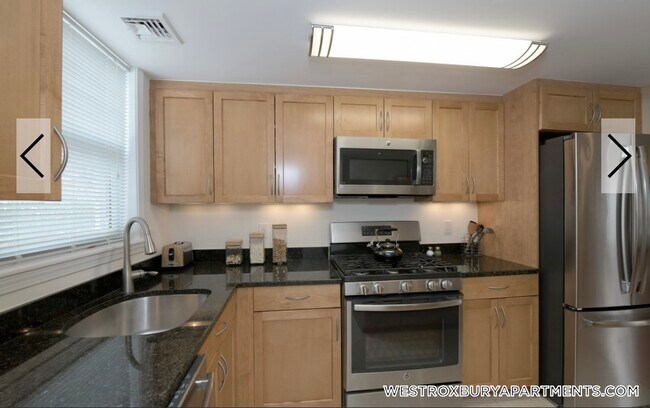 Building Photo - 252 Independence Dr