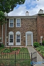 Building Photo - 106 Cresent Circle