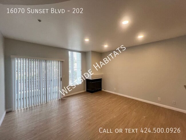 Building Photo - 16070 W Sunset Blvd