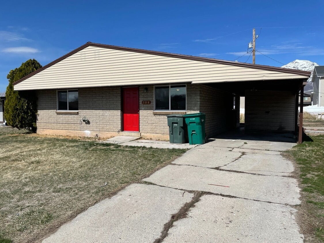 Primary Photo - 3 Bedroom 1 Bathroom in Ogden