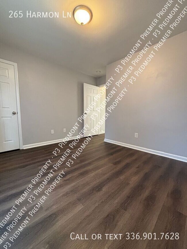 Foto del edificio - 265 Harmon Ln