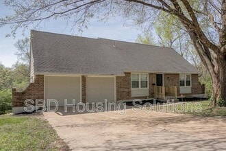 Building Photo - 9710 Hillcrest Rd