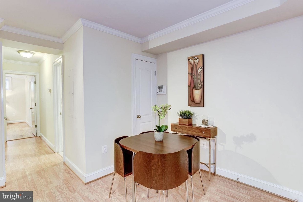 Primary Photo - 1740 18th St NW
