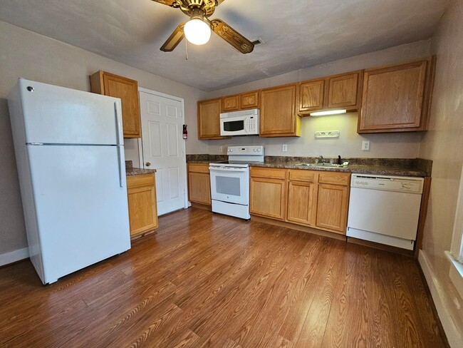 Foto del edificio - 3408 Bainbridge Blvd