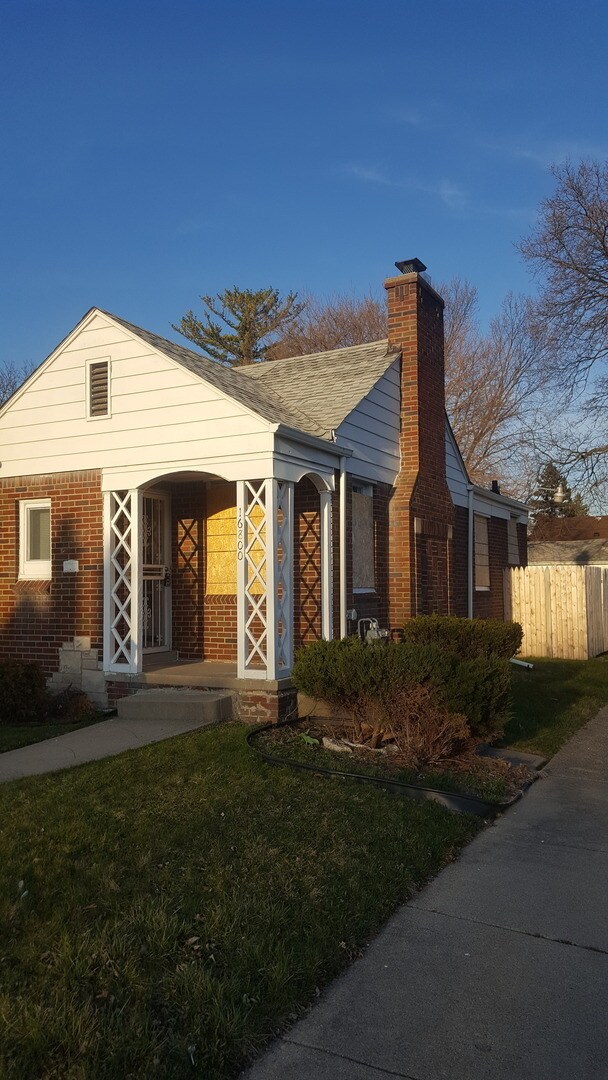 Building Photo - **Beautiful Brick Ranch..Move in Ready!**