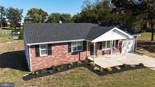 Building Photo - 3 Helen Ave