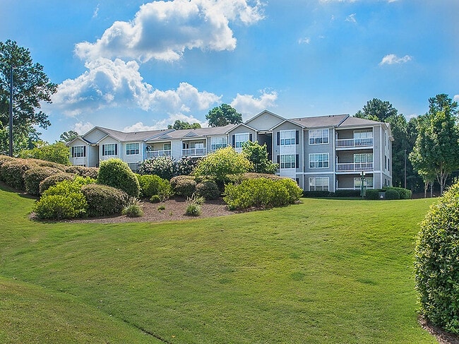 1, 2, and 3-Bedroom Apartments in Conyers, Georgia - Lake St. James