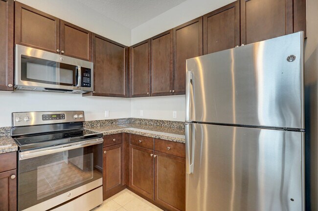 Foto del edificio - 6044 Curie Pl